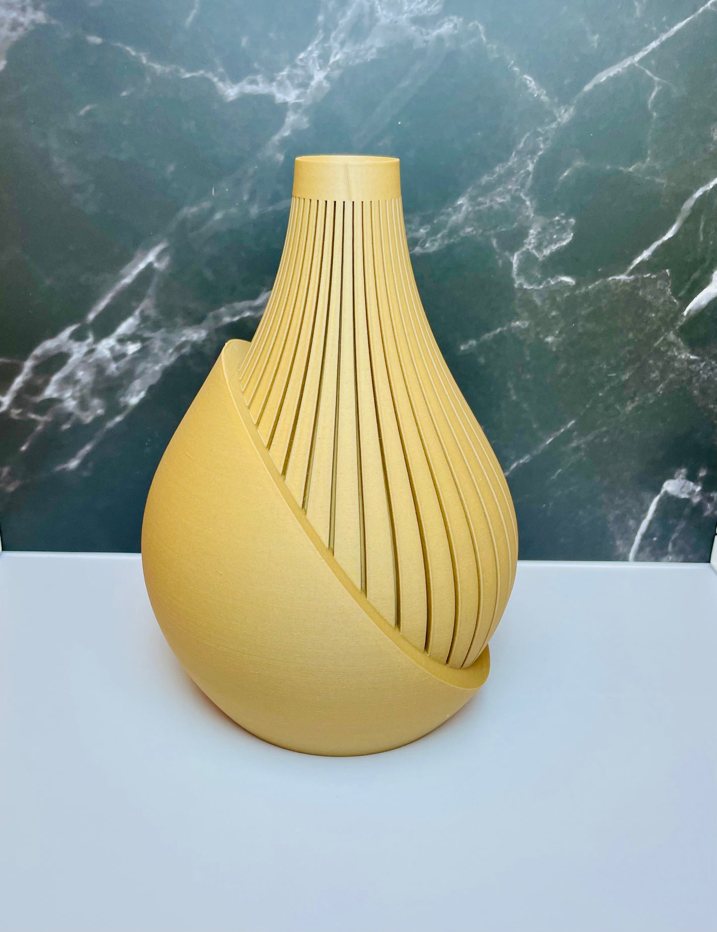 Yovi Vase – Modern 3D-Printed Decorative Vase for Elegant Spaces