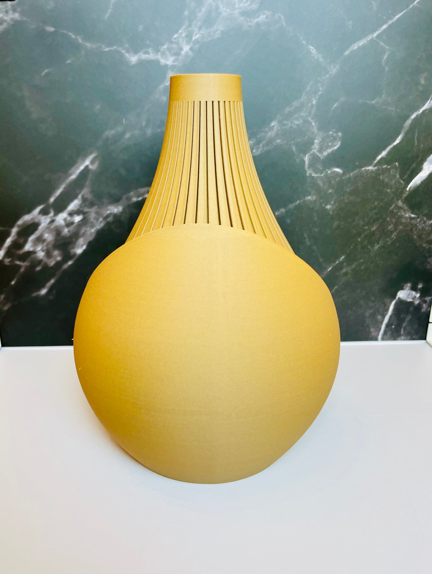 Yovi Vase – Modern 3D-Printed Decorative Vase for Elegant Spaces