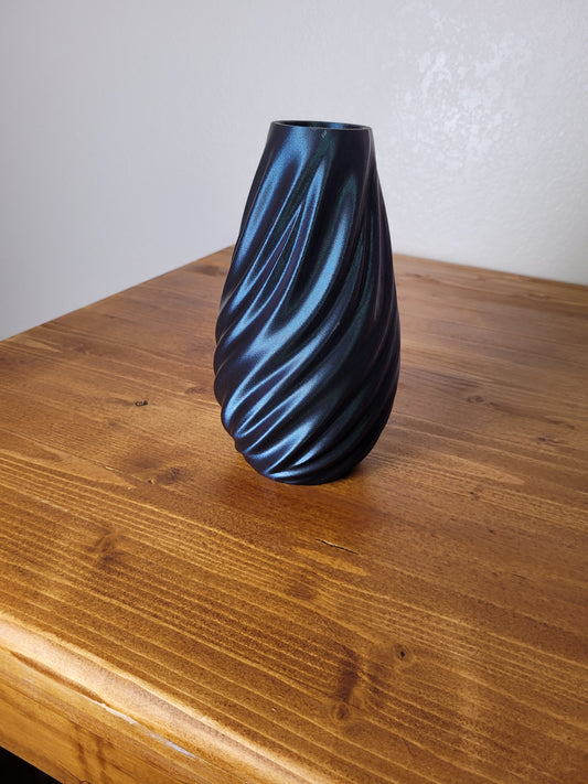 Wave Vase – Flowing Elegance for Your Space