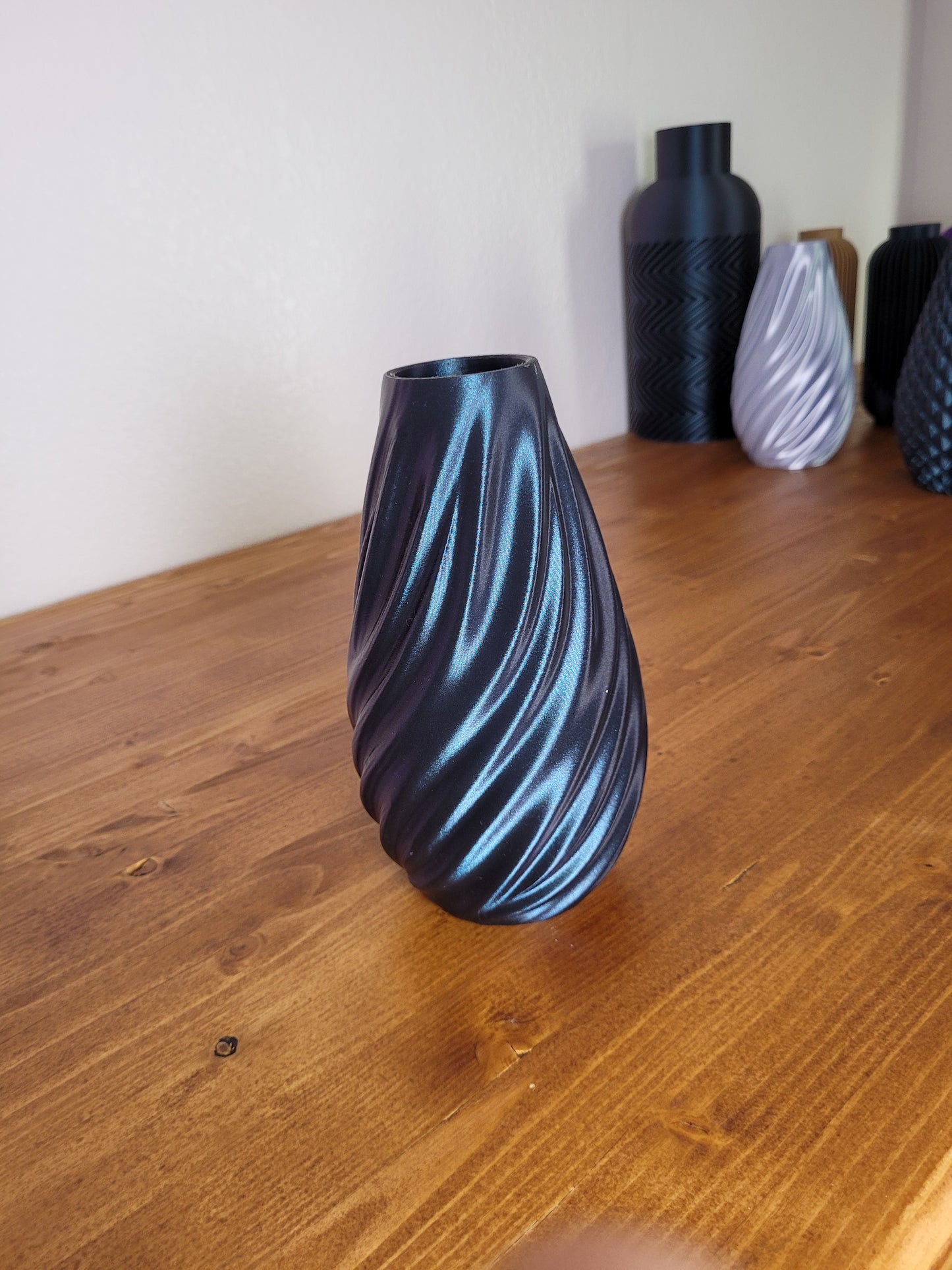 Wave Vase – Flowing Elegance for Your Space