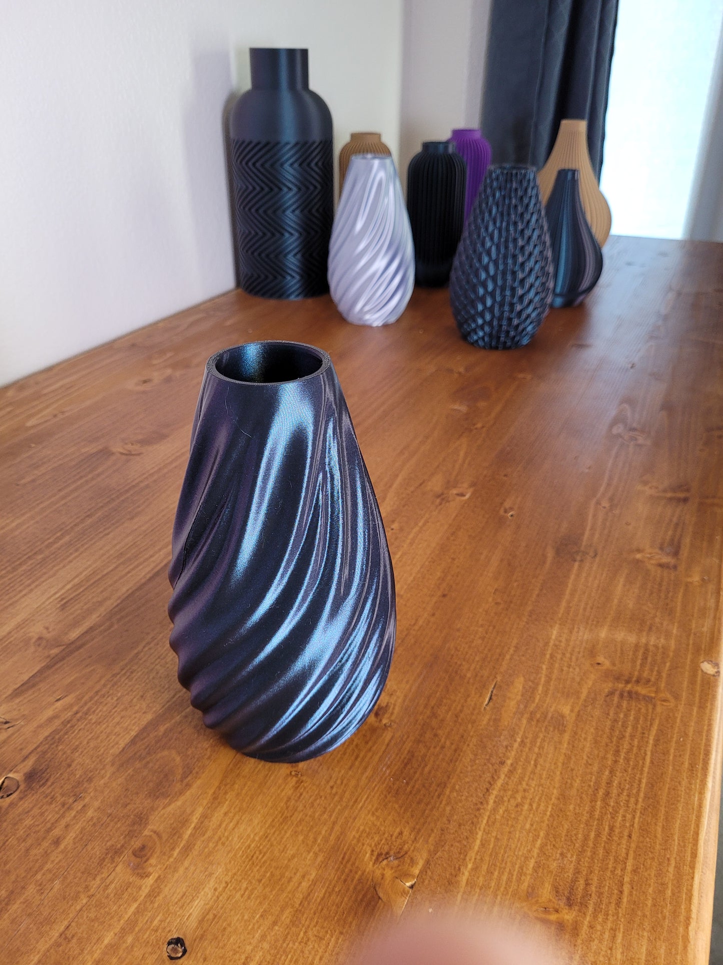 Wave Vase – Flowing Elegance for Your Space