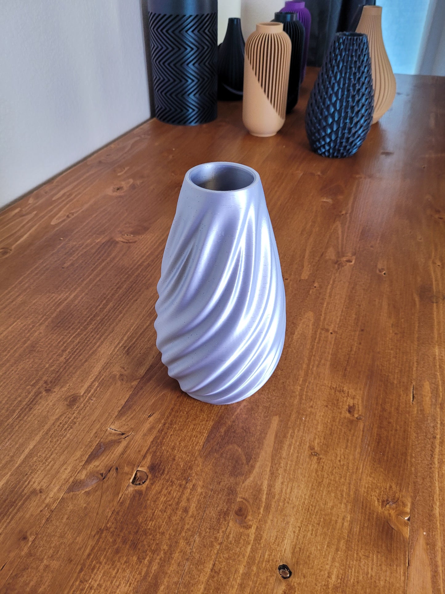 Wave Vase – Flowing Elegance for Your Space