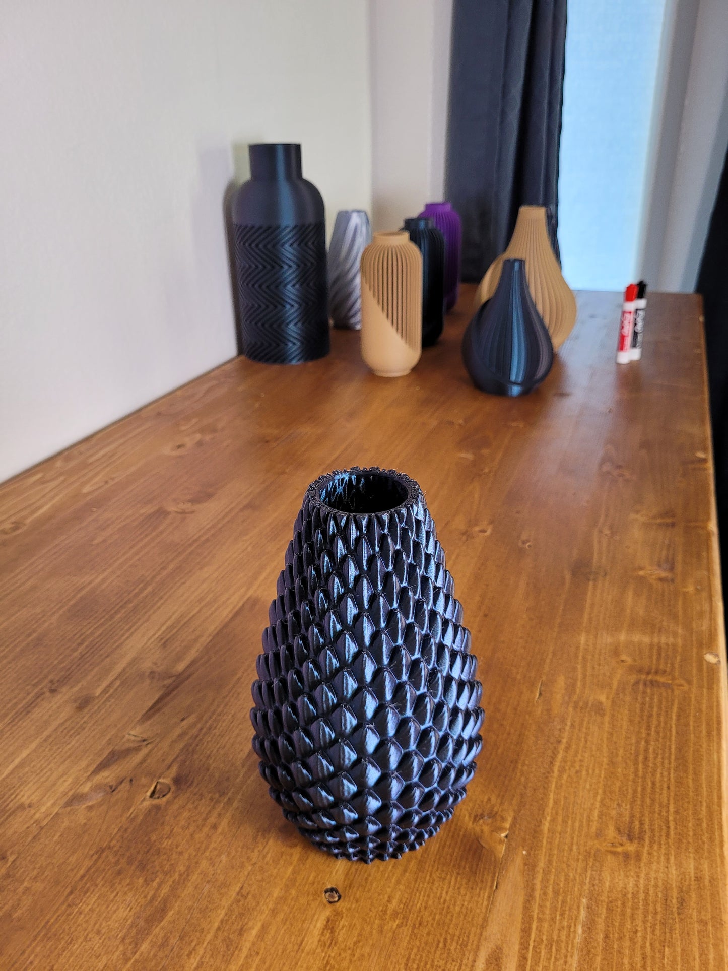 Dragonscale Elegance Vase – A Mythical Masterpiece for Your Space