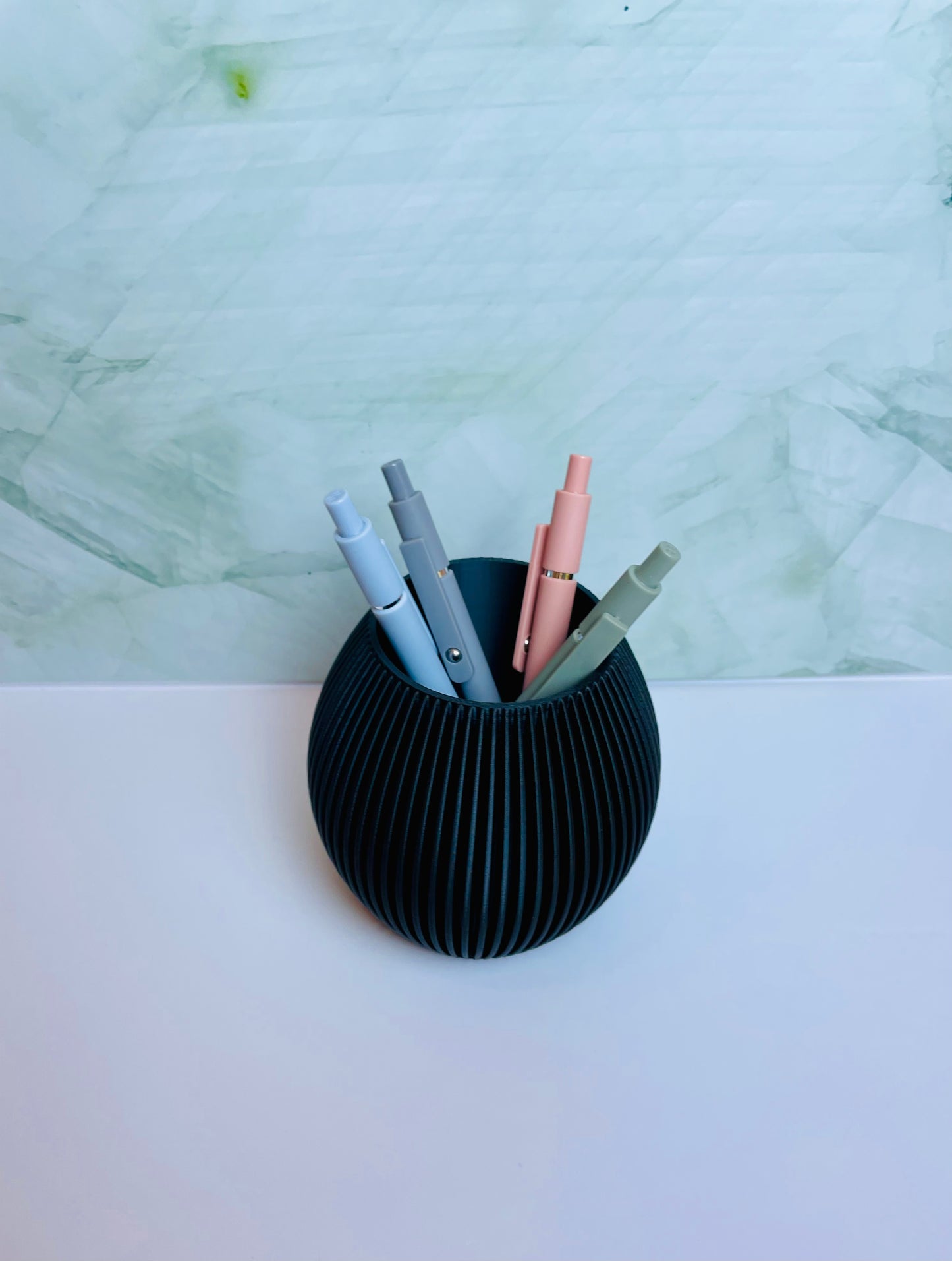 Renis Pen Holder – Modern & Functional Desk Organizer