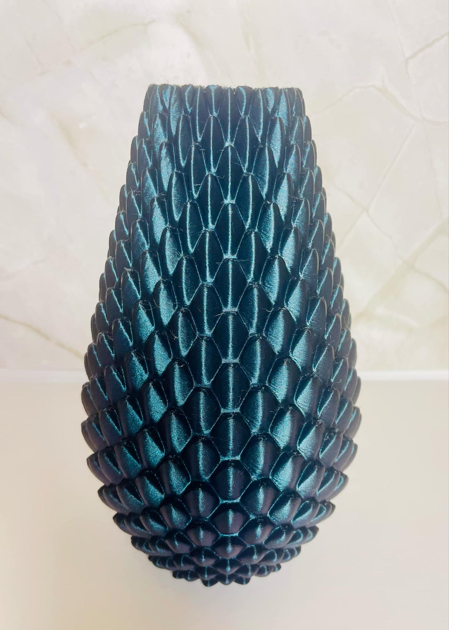 Dragonscale Elegance Vase – A Mythical Masterpiece for Your Space