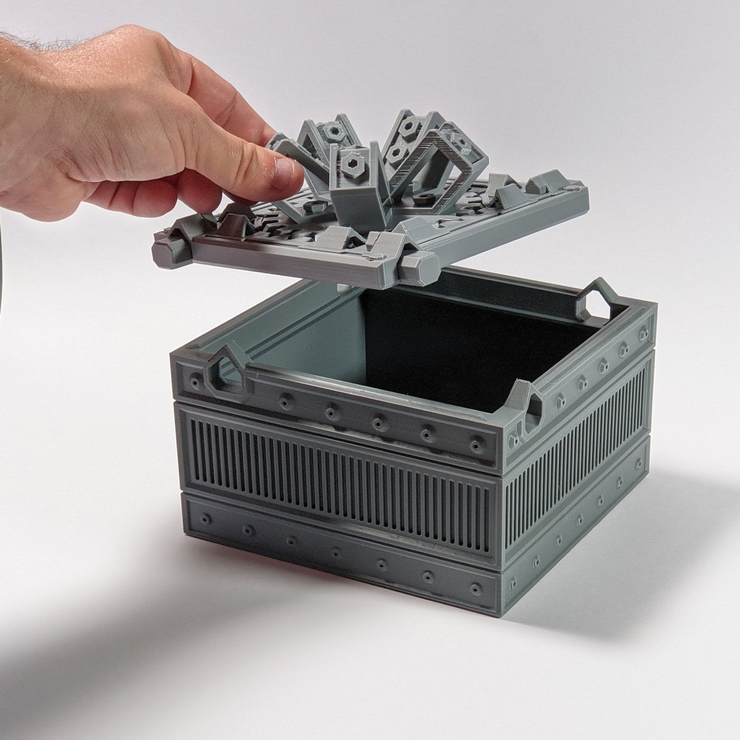 GearWrap Gift Box – A Mechanical Marvel for Elegant Storage